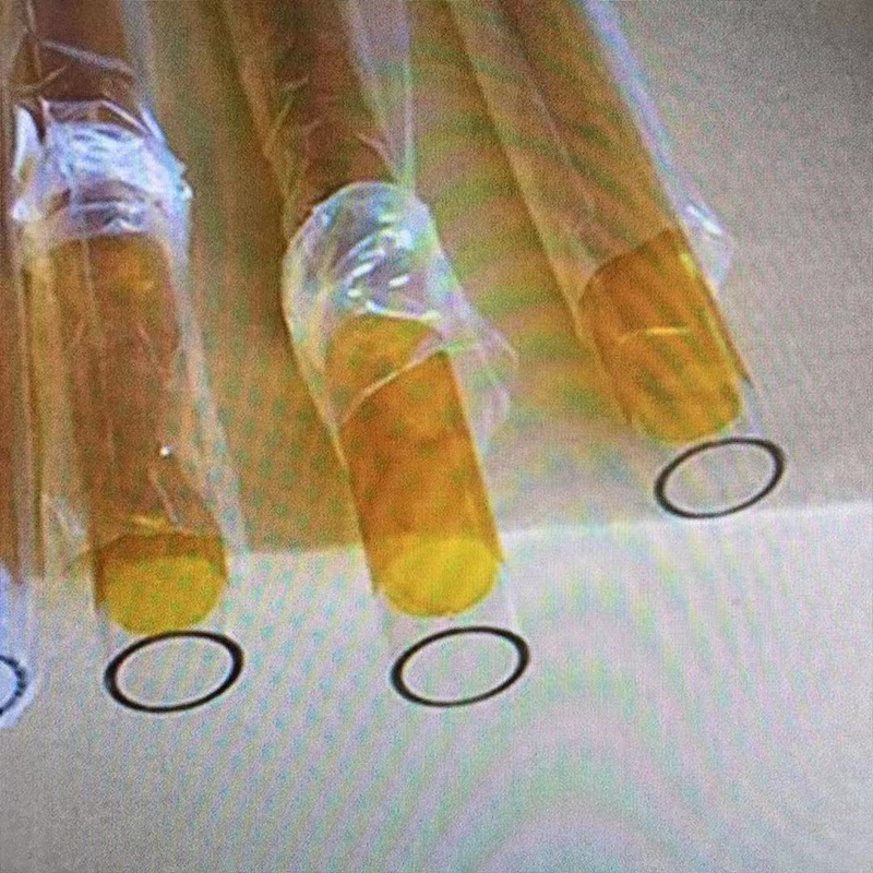 หลอดควอทซ์สีแดง